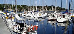 Havna har b�tplass til over 50 b�ter.